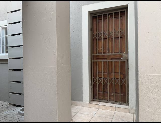 2 BEDROOM TOWNHOUSE SOLD IN PEBBLE CREEK